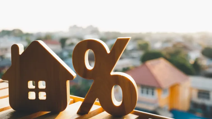 In a Recession Do Mortgage Rates Rise or Fall?