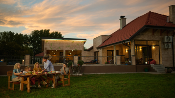 Inheriting Property with Siblings