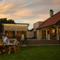 Inheriting Property with Siblings