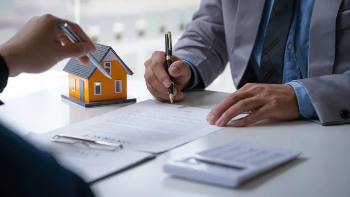 Selling a House With a Home Equity Loan: What Homeowners Should Know