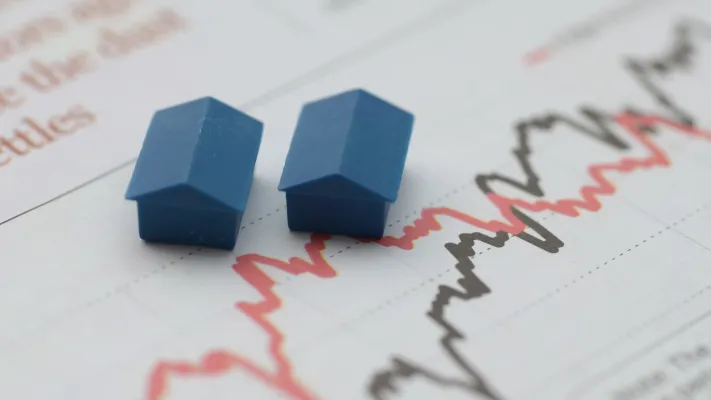 Real Estate Investing Explained: Active vs Passive Strategies and Property Types