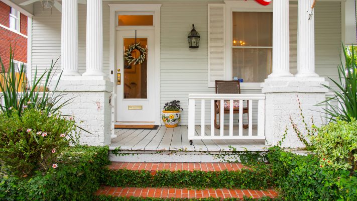 The Pros and Cons of Buying a Historic House