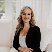 Jenel Poole CEO & Senior Mortgage Loan Officer