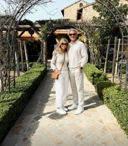 Taum and Donna Hemmingsen walking together