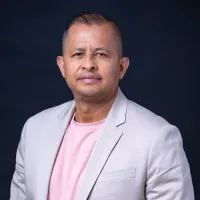 Elliot Villatoro Loan Officer